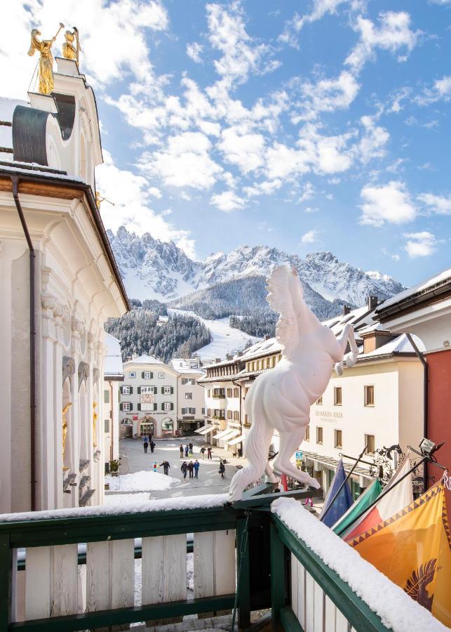 Hotel Cavallino Bianco - Weisses Roessl San Candido Exterior foto