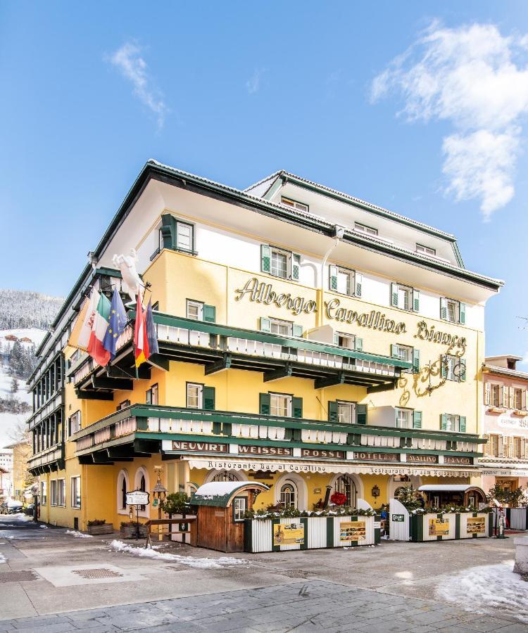 Hotel Cavallino Bianco - Weisses Roessl San Candido Exterior foto