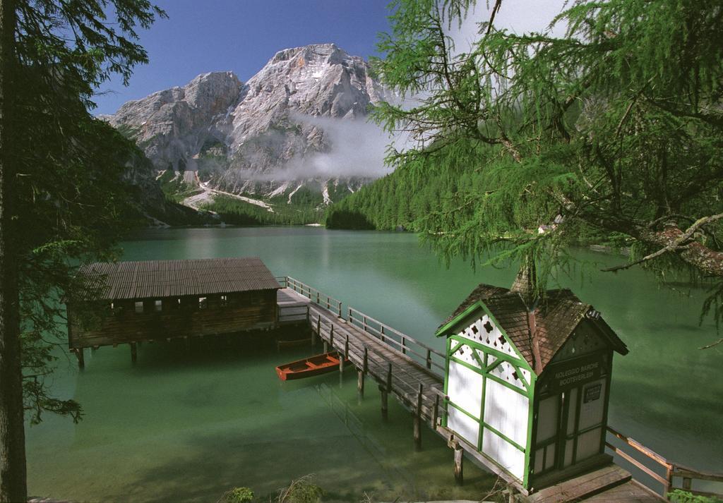 Hotel Cavallino Bianco - Weisses Roessl San Candido Exterior foto